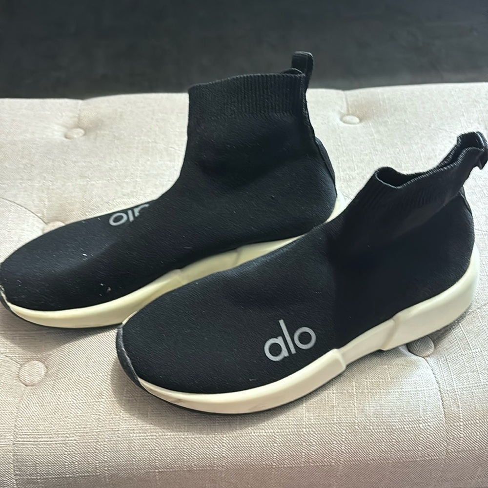 ALO VELOCITY KNIT SWEATER SNEAKERS YOGA ATHLETIC SIZE 10
